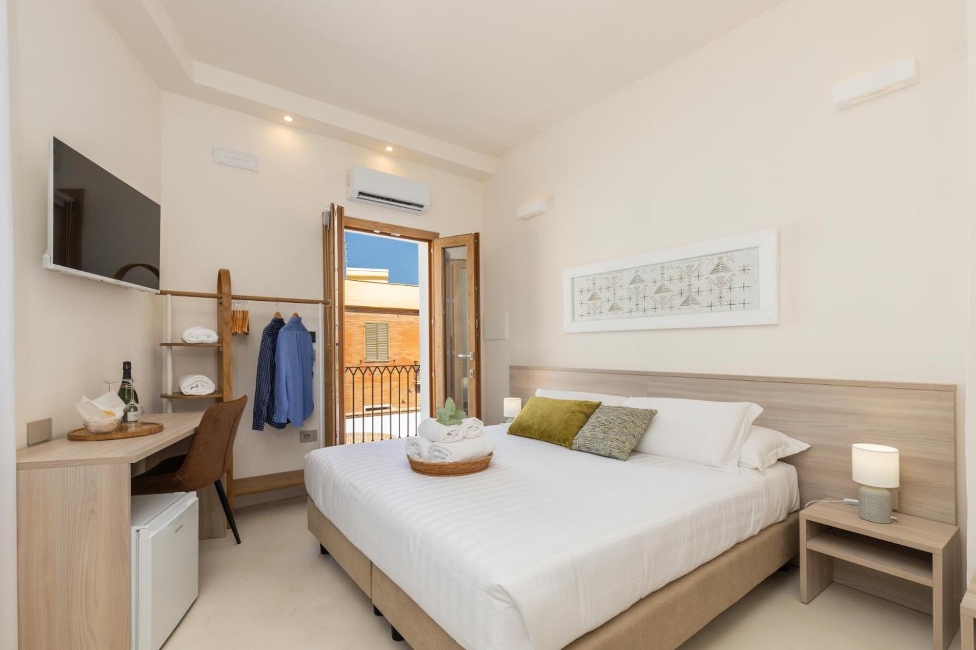 Ausentu Guest House Тортолі Екстер'єр фото