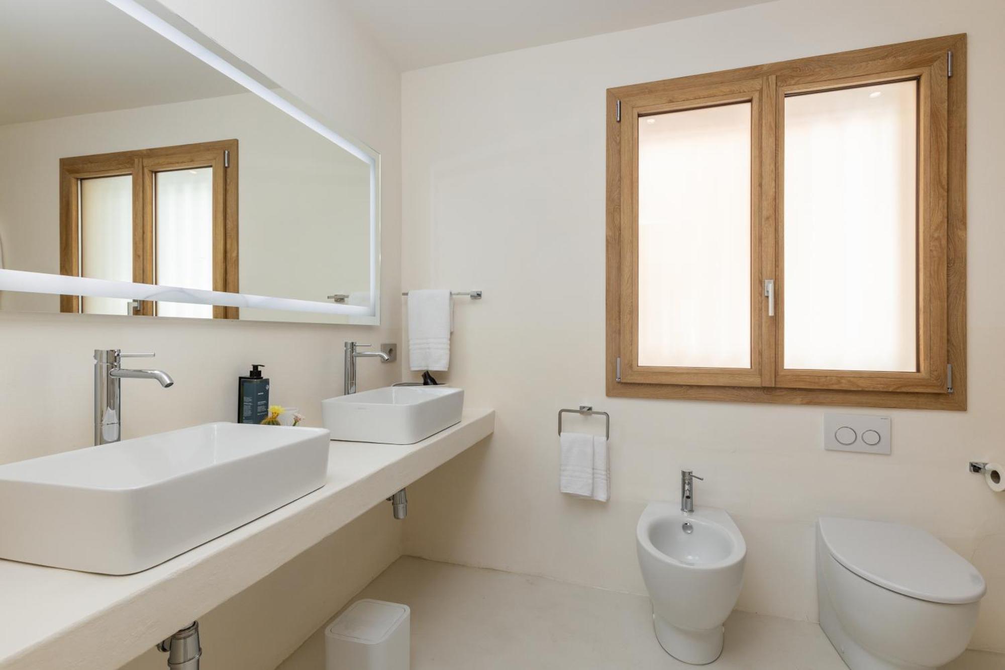 Ausentu Guest House Тортолі Екстер'єр фото