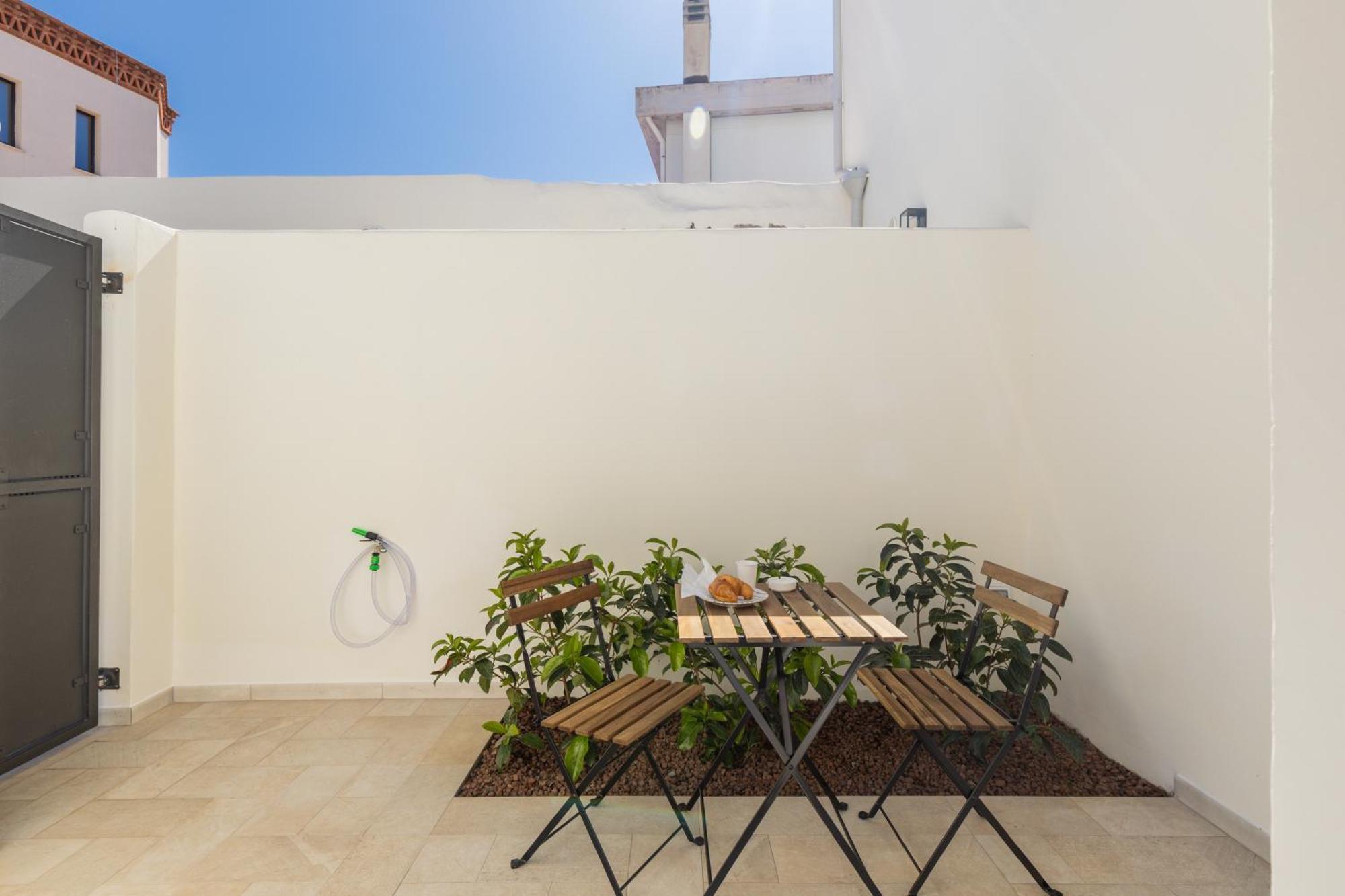 Ausentu Guest House Тортолі Екстер'єр фото