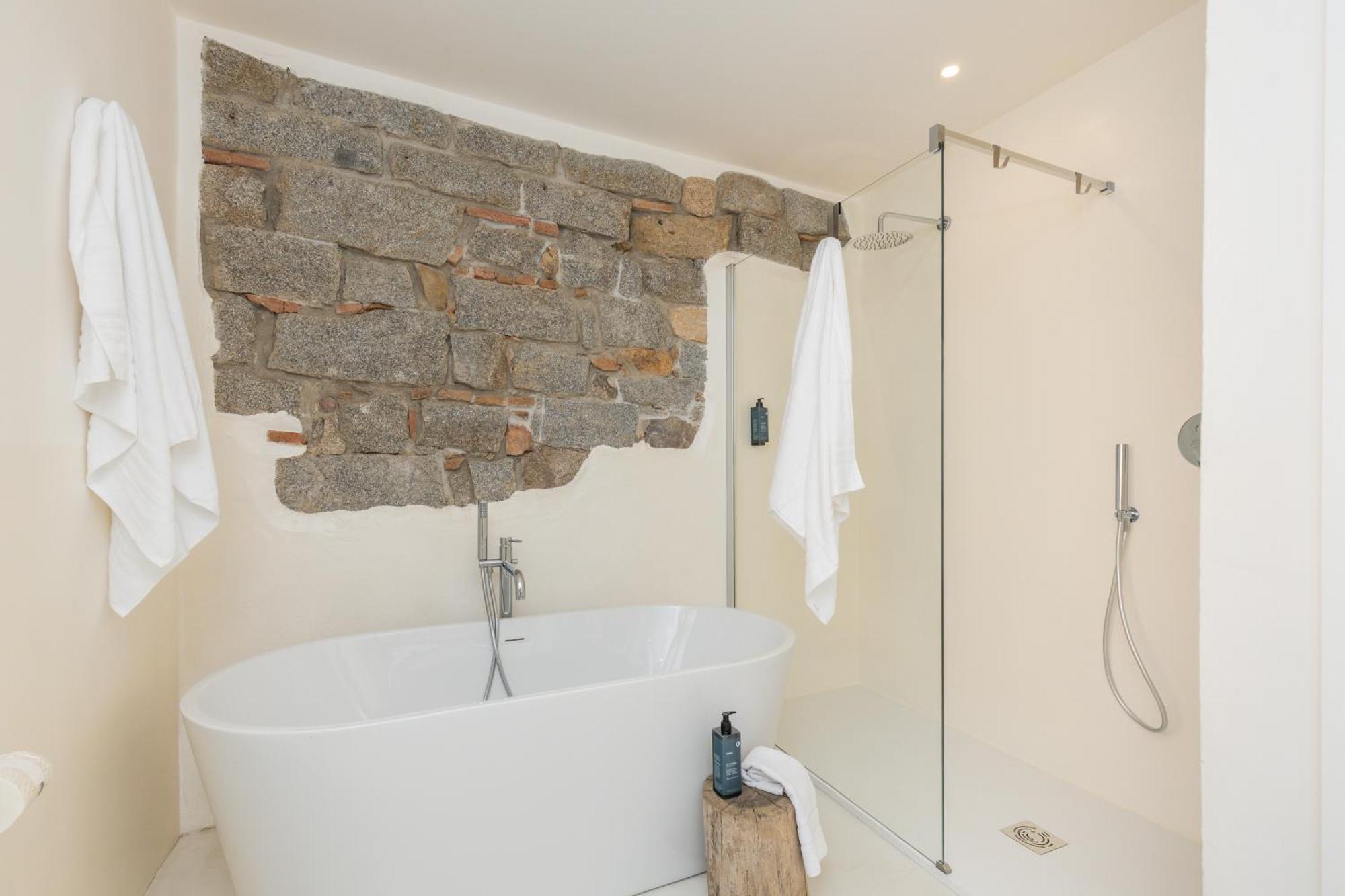 Ausentu Guest House Тортолі Екстер'єр фото