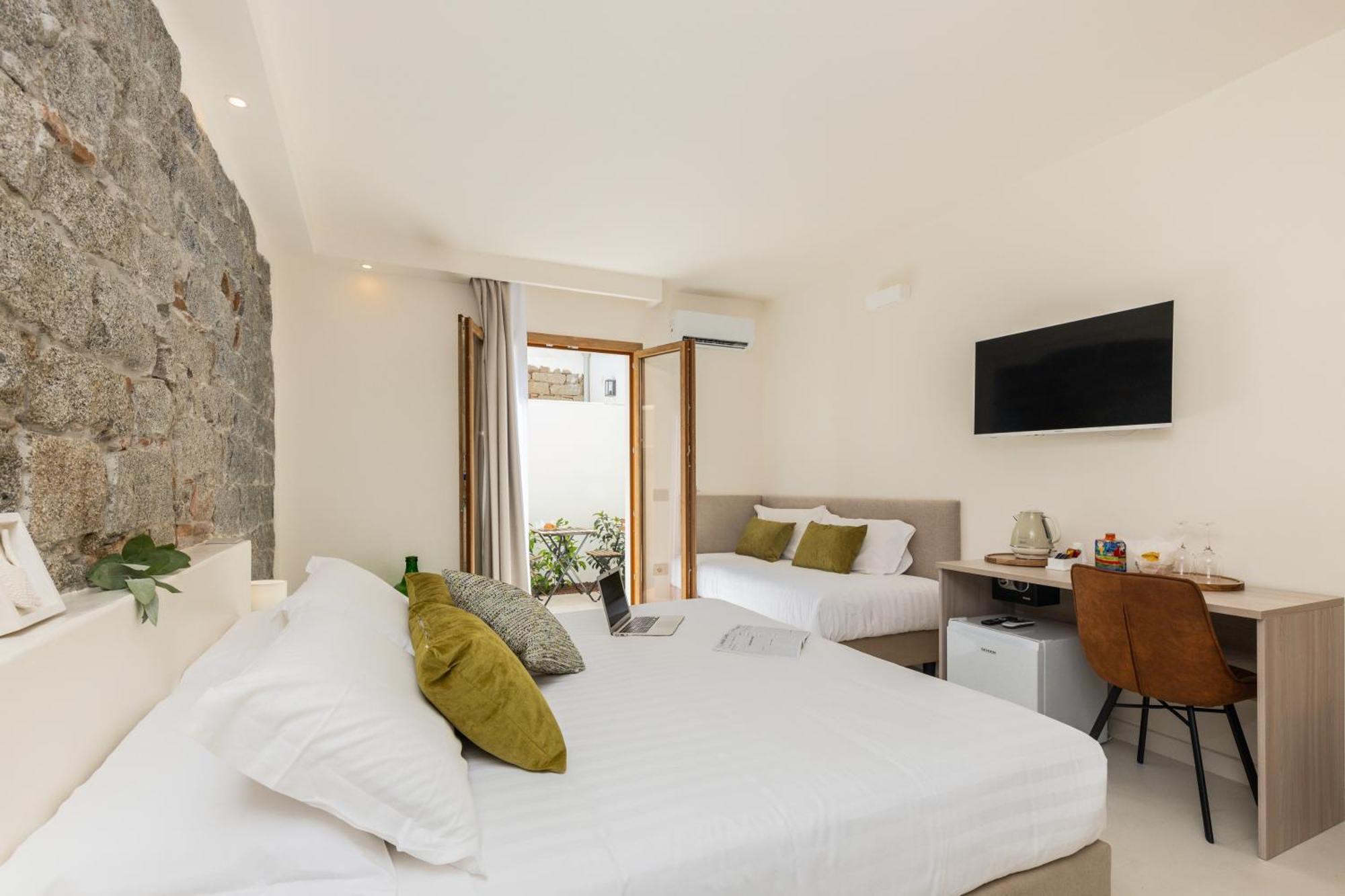 Ausentu Guest House Тортолі Екстер'єр фото
